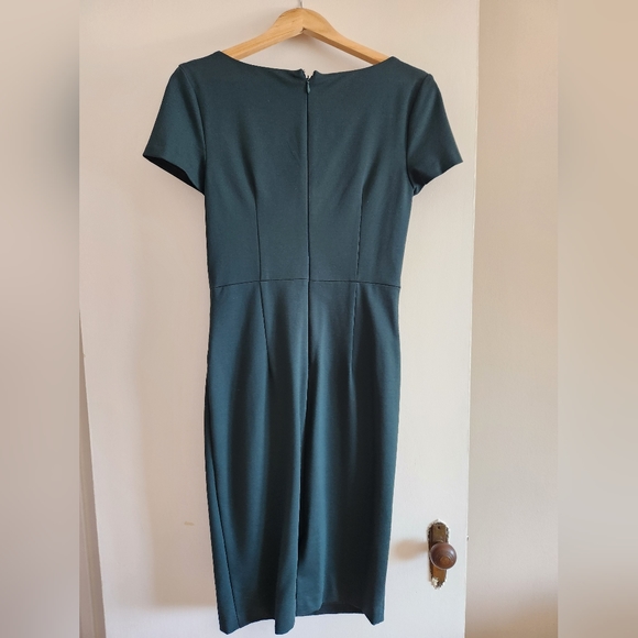 Le Chateau Emerald Green Fitted, Classy Dress, Asymmetrical neckline - Picture 6 of 9